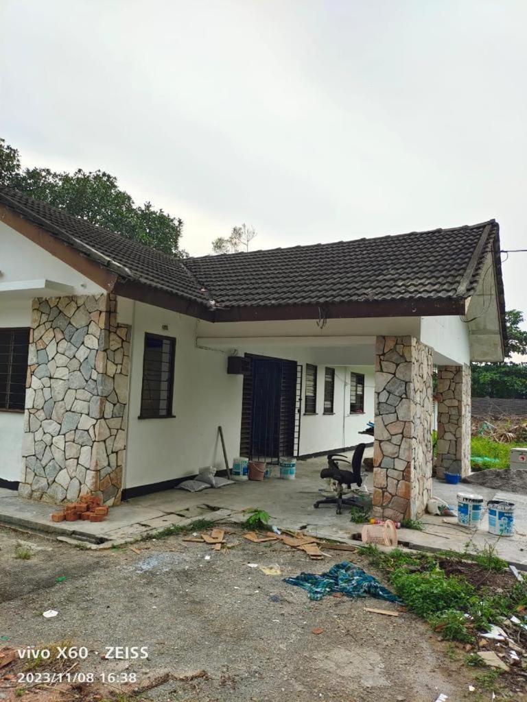 1 Hati Homestay Sepang Exterior photo